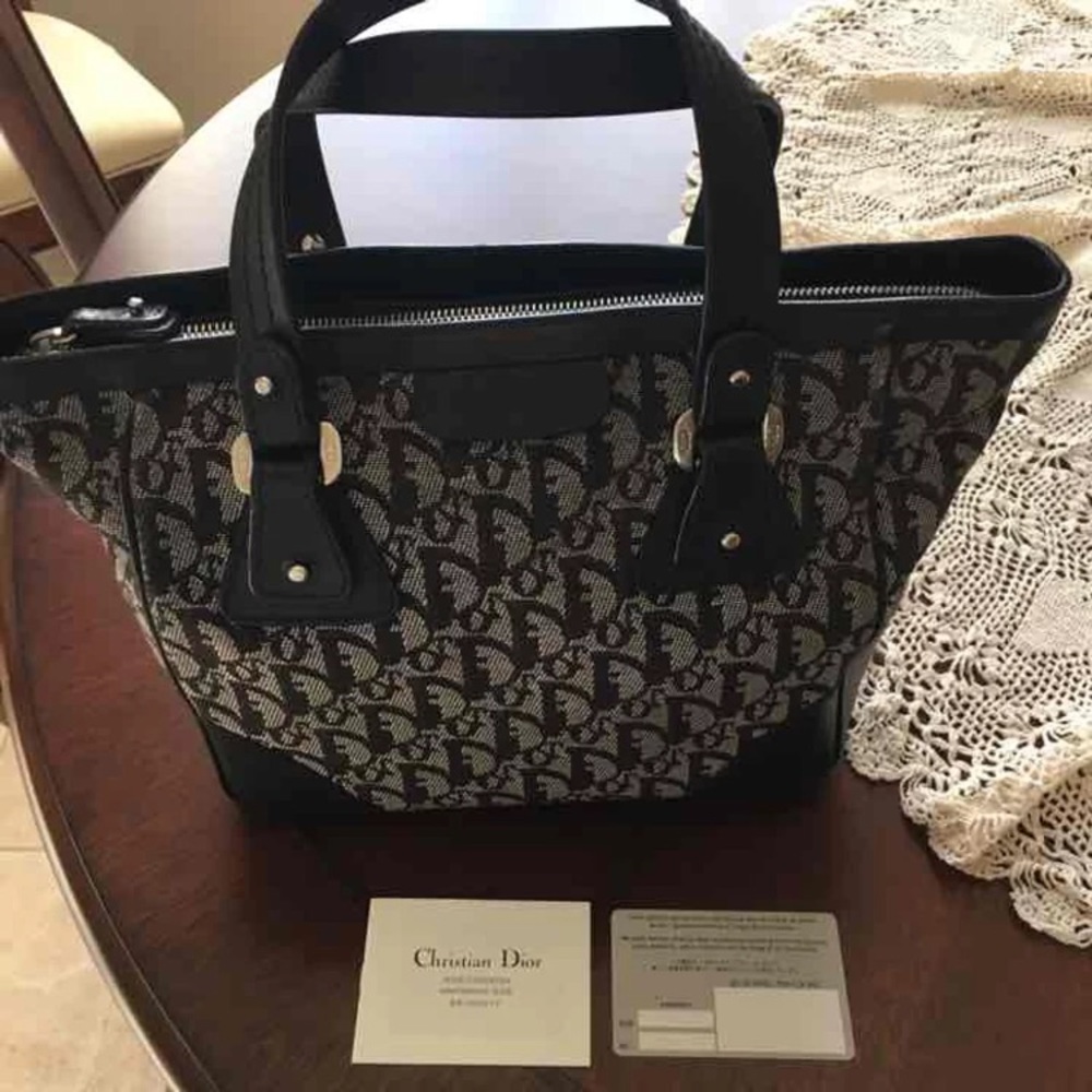 Christian Dior handbag! - Picture 4 of 8